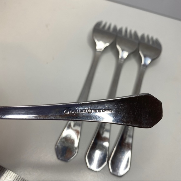 4 Salad Forks Wallace CASINO 18/10 Stainless China 7 3/8" - Picture 5 of 8